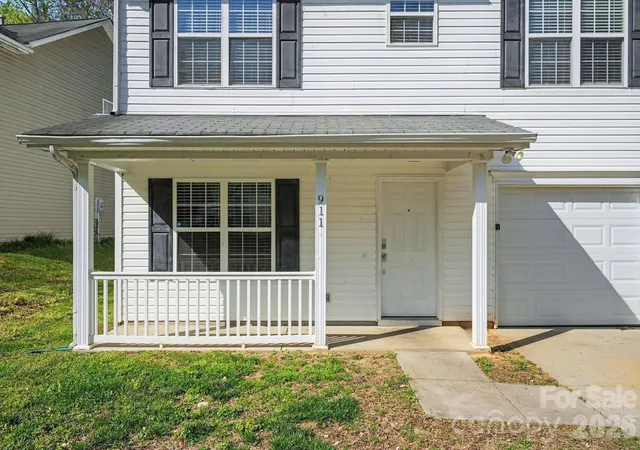 Photo 3 of Single family home for sale at 911 Valley Ridge Rd, Charlotte, NC 28214 | MLS# 4360939 | Listing updated on 2026-09-14