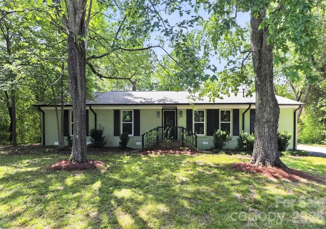 Photo 2 of Single family home for sale at 2018 Country Ct, Rock Hill, SC 29732 | MLS# 4360982 | Listing updated on 2026-09-19
