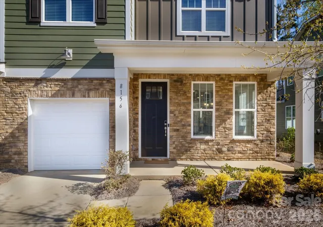 Homes for sale in Charlotte, NC | 8156 Merryvale Ln, Charlotte, NC 28214 | MLS# 4361010