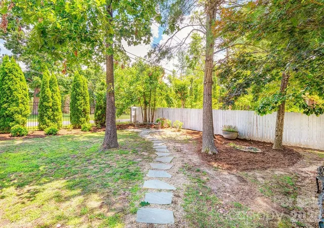 37th image of 3 Gale Kelly Ct, Weaverville, NC 28787 | MLS# 4361031