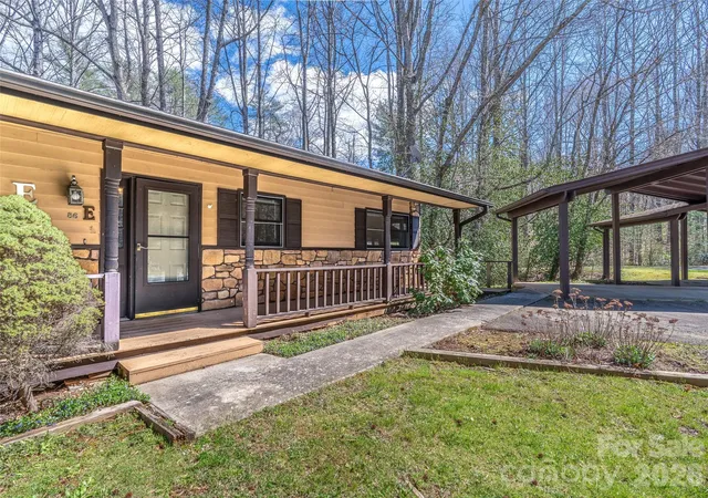 Homes for sale in Etowah, NC | 86 View De Lake Dr, Etowah, NC 28729 | MLS# 4361060
