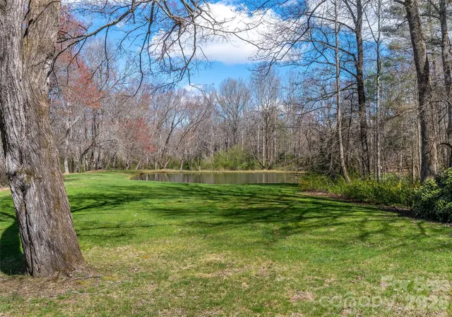 Homes for sale in Etowah, NC | 86 View De Lake Dr, Etowah, NC 28729 | MLS# 4361060