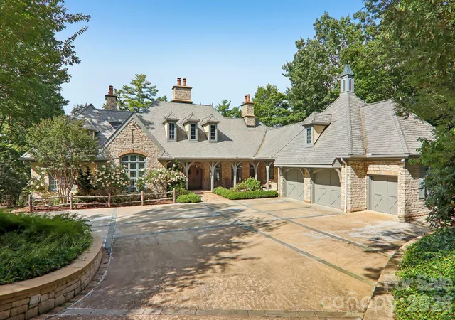 Photo 1 of Single family home for sale at 138 Indian Tr, Lake Toxaway, NC 28747 | MLS# 4361067 | Listing updated on 2026-08-01