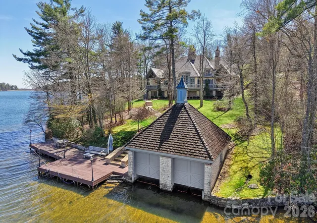 Homes for sale in Lake Toxaway, NC | 138 Indian Tr, Lake Toxaway, NC 28747 | MLS# 4361067