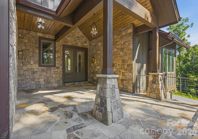 Photo 3 of Single family home for sale at 246 Northview Dr, Hendersonville, NC 28791 | MLS# 4361098 | Listing updated on 2026-07-11