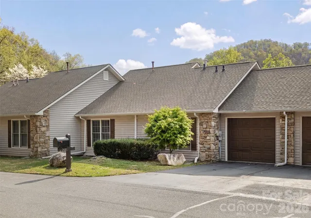 27th image of 203 Rocky Mountain Wy, Arden, NC 28704 | MLS# 4361121