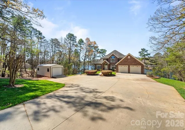 4th image of 704 Shoreline Dr, New London, NC 28127 | MLS# 4361160