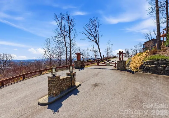 17th image of 367 Curtain Blf, Hendersonville, NC 28791 | MLS# 4361224