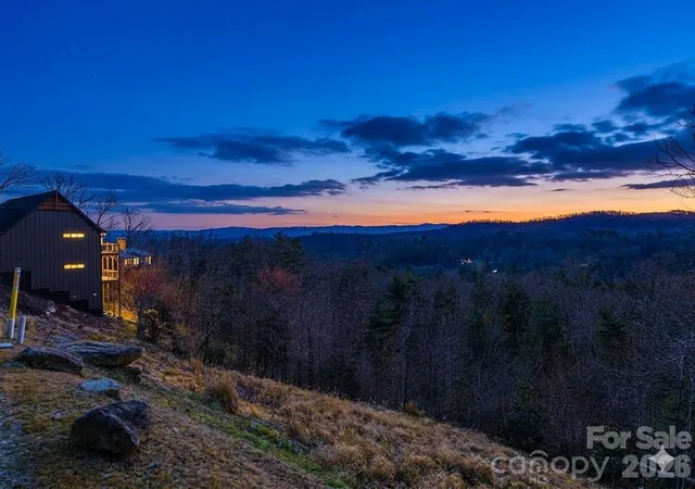 4th image of 367 Curtain Blf, Hendersonville, NC 28791 | MLS# 4361224