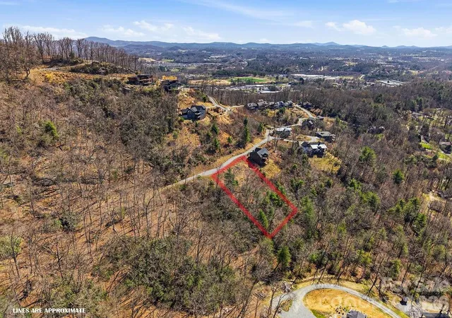5th image of 367 Curtain Blf, Hendersonville, NC 28791 | MLS# 4361224