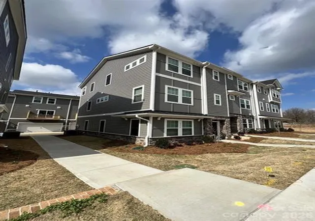 Photo 1 of Townhouse for sale at 3754 Memorial Pkwy, Charlotte, NC 28217 | MLS# 4361248 | Listing updated on 2026-07-22