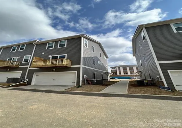 Photo 2 of Townhouse for sale at 3754 Memorial Pkwy, Charlotte, NC 28217 | MLS# 4361248 | Listing updated on 2026-07-22