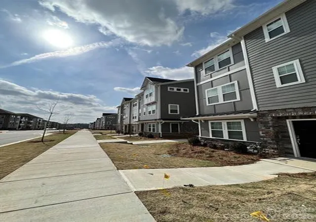 Photo 3 of Townhouse for sale at 3754 Memorial Pkwy, Charlotte, NC 28217 | MLS# 4361248 | Listing updated on 2026-07-22