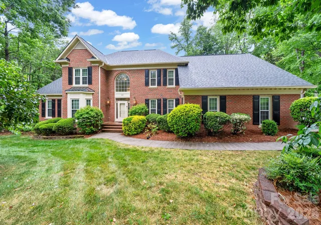 3rd image of 5215 Silchester Ln, Charlotte, NC 28215 | MLS# 4361255