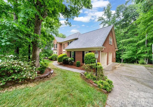 4th image of 5215 Silchester Ln, Charlotte, NC 28215 | MLS# 4361255