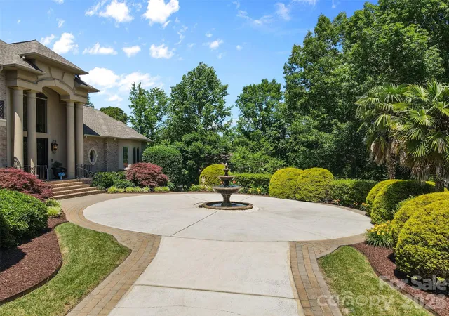 Photo 4 of Single family home for sale at 1405 Saratoga Woods Dr, Waxhaw, NC 28173 | MLS# 4361312 | Listing updated on 2026-09-03