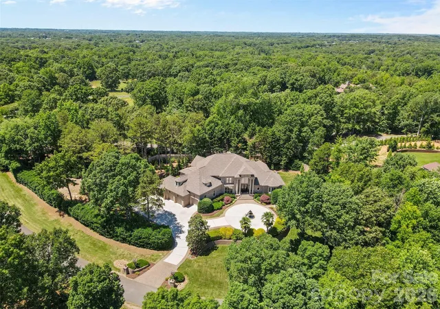Photo 2 of Mansion for sale at 1405 Saratoga Woods Dr, Waxhaw, NC 28173 | MLS# 4361312 | Listing updated on 2026-09-03