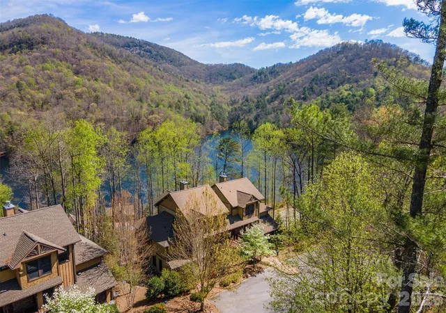 Photo 4 of Condo for sale at 103 Southshore Dr #B4, Tuckasegee, NC 28783 | MLS# 4361335 | Listing updated on 2026-05-18