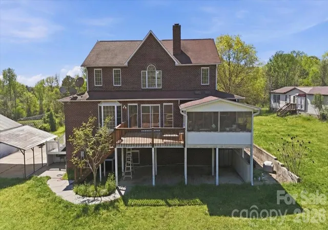 Photo 4 of Single family home for sale at 2976 / 2980 Propst Rd, Clover, SC 29710 | MLS# 4361398 | Listing updated on 2026-10-12