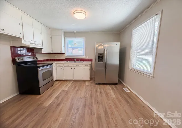 Photo 2 of Single family home for sale at 4402 Ginger Dr, Gastonia, NC 28056 | MLS# 4361423 | Listing updated on 2026-10-08