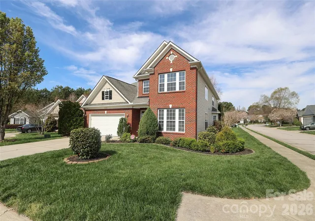 Photo 2 of Single family home for sale at 1026 Peridot Dr, Fort Mill, SC 29708 | MLS# 4361465 | Listing updated on 2026-09-01