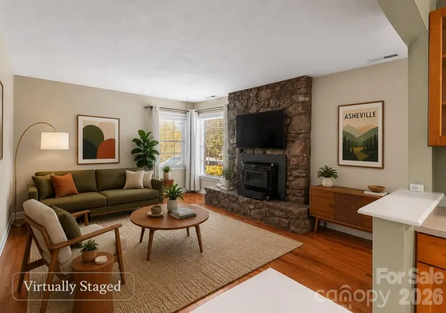 Photo 3 of Single family home for sale at 10 Woodmont Dr, Asheville, NC 28806 | MLS# 4361512 | Listing updated on 2026-08-31