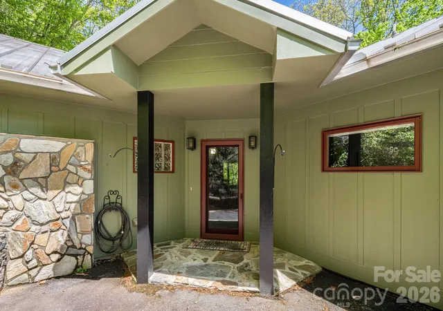 Photo 3 of Single family home for sale at 1760 Winding Crk Dr, Waynesville, NC 28786 | MLS# 4361530 | Listing updated on 2026-09-16