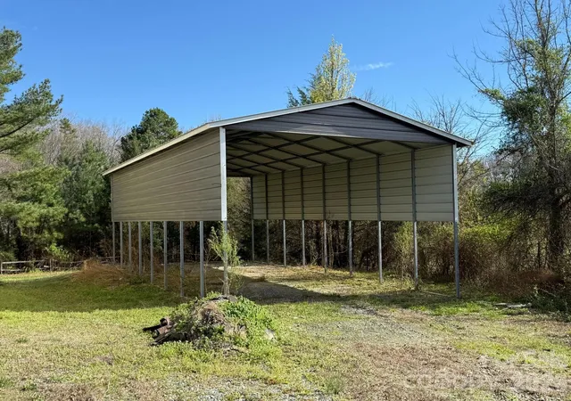 Photo 3 of Single family home for sale at 6875 Mount Pleasant Rd S, Concord, NC 28025 | MLS# 4361552 | Listing updated on 2026-08-24