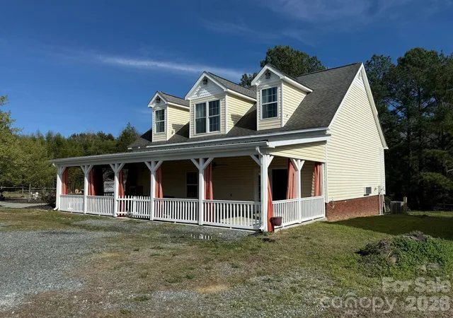 Photo 4 of Single family home for sale at 6875 Mount Pleasant Rd S, Concord, NC 28025 | MLS# 4361552 | Listing updated on 2026-08-24