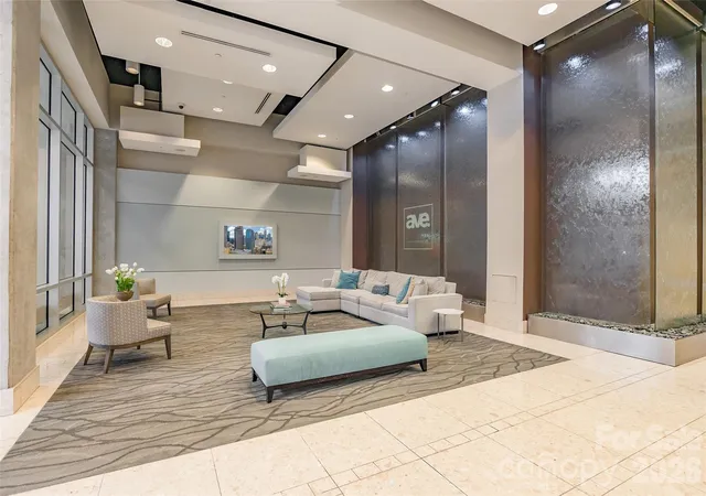 2nd image of 210 N Church St #2811, Charlotte, NC 28202 | MLS# 4361575