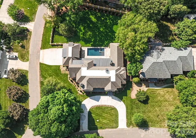 Photo 48 of Mansion for sale at 3701 Pelham Ln, Charlotte, NC 28211 | MLS# 4361615 | Listing updated on 2026-08-26