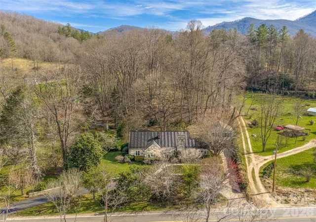 Photo 2 of Single family home for sale at 4125 State Hwy 197 S, Burnsville, NC 28714 | MLS# 4361798 | Listing updated on 2026-09-03