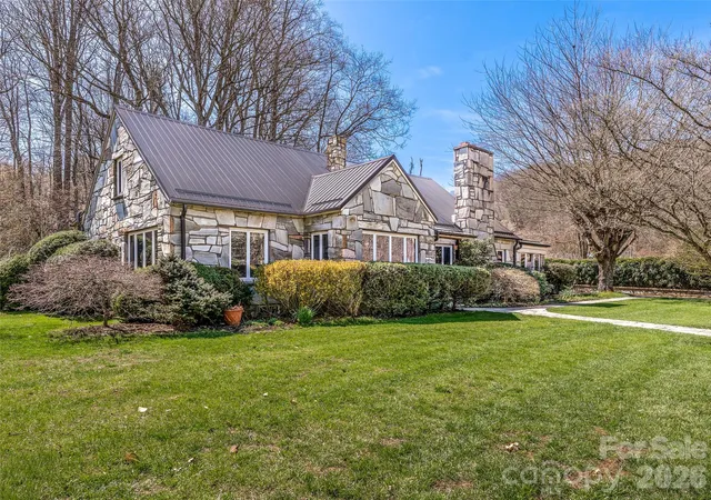 Photo 1 of Single family home for sale at 4125 State Hwy 197 S, Burnsville, NC 28714 | MLS# 4361798 | Listing updated on 2026-09-03