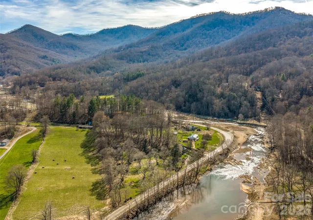 Photo 3 of Single family home for sale at 4125 State Hwy 197 S, Burnsville, NC 28714 | MLS# 4361798 | Listing updated on 2026-09-03