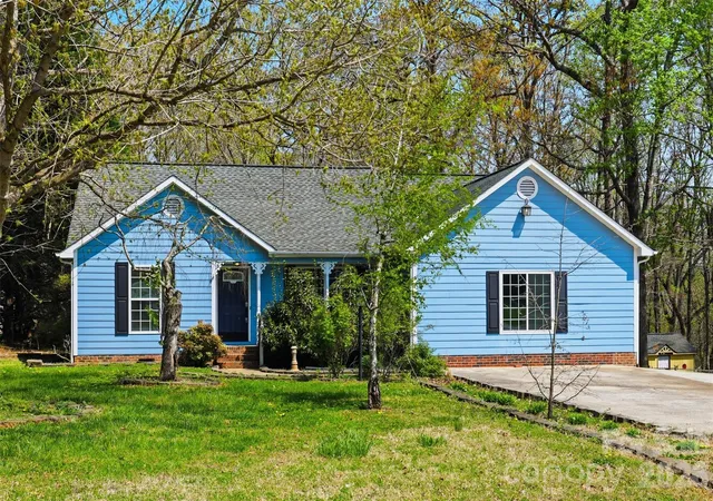Photo 1 of Single family home for sale at 106 Chinaberry Ct, Gastonia, NC 28052 | MLS# 4361825 | Listing updated on 2026-09-23
