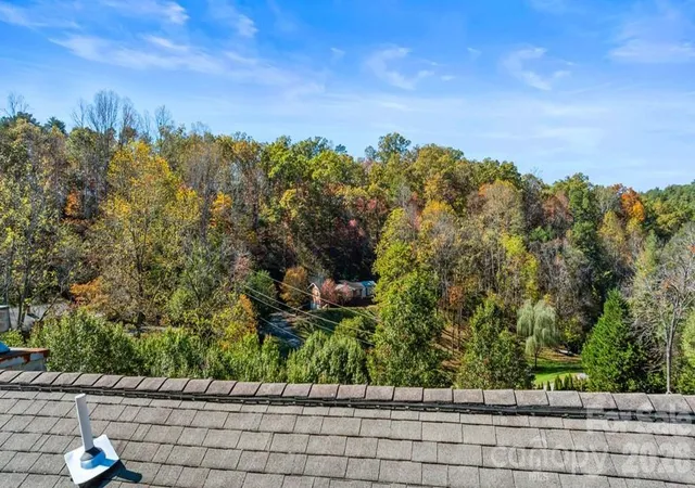 Photo 3 of Single family home for sale at 44 Ellistone Ct, Sylva, NC 28779 | MLS# 4361873 | Listing updated on 2026-04-15