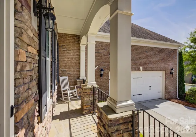 Photo 3 of Single family home for sale at 14924 High Blf Ct, Charlotte, NC 28278 | MLS# 4361881 | Listing updated on 2026-10-16