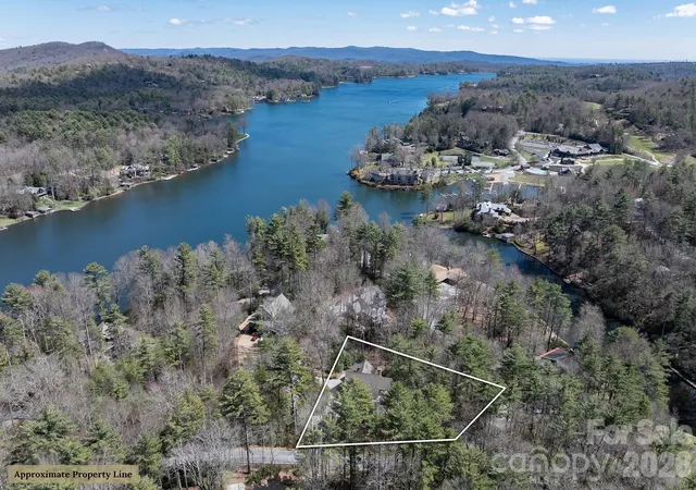 Homes for sale in Lake Toxaway, NC | 1580 Fairway Dr, Lake Toxaway, NC 28747 | MLS# 4361935