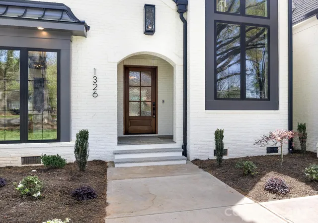 2nd image of 1326 Richland Dr, Charlotte, NC 28211 | MLS# 4361937