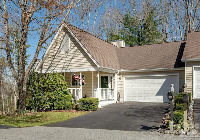 1st image of 206 Black Oak Ln, Hendersonville, NC 28791 | MLS# 4362084