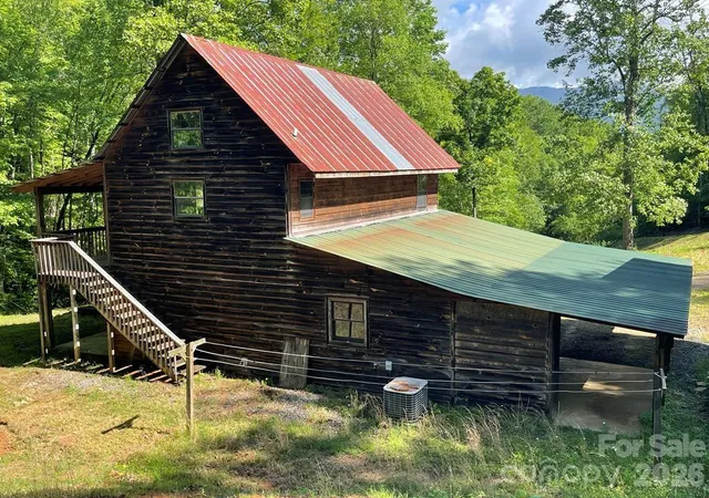 Photo 4 of Single family home for sale at 930 Copperhead Cvs, Sylva, NC 28779 | MLS# 4362202 | Listing updated on 2026-10-29