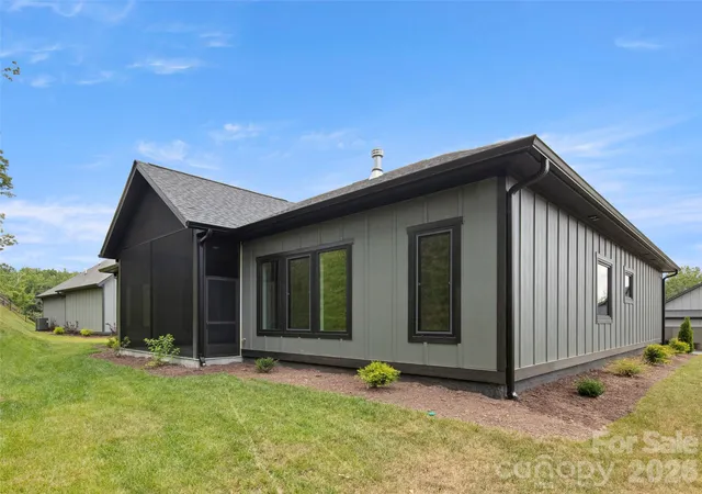 27th image of 504 Blue River Dr, Arden, NC 28704 | MLS# 4362270