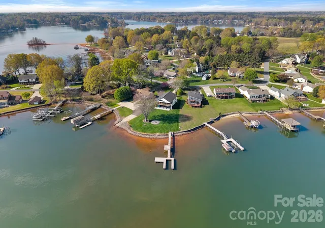 2nd image of 8182 Mountain Shore Dr, Sherrills Ford, NC 28673 | MLS# 4362288