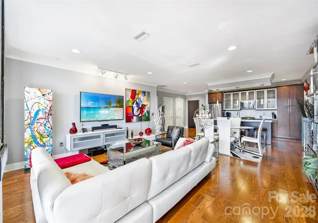 Listing Photo 5 - Condo for sale in building located at 222 S Caldwell St, Charlotte, NC 28202 - Unit #1612