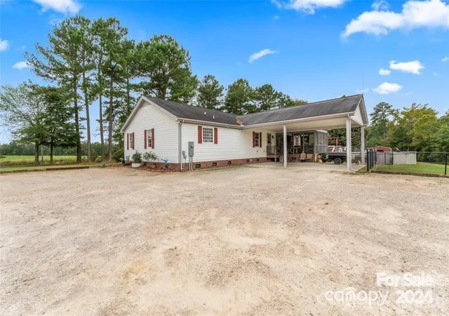 Homes for sale in Spring Hope, NC | 10560 Lake Royalle Rd, Spring Hope, NC 27882 | MLS# 4362347