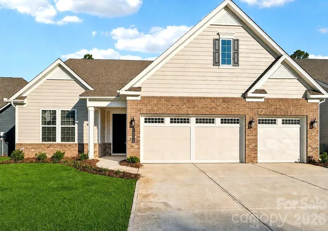 Homes for sale in Charlotte, NC | 13222 Cozy Ct, Charlotte, NC 28215 | MLS# 4362371