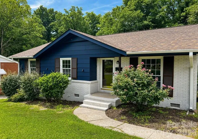 1st image of 1423 Chelveston Dr, Charlotte, NC 28208 | MLS# 4362432