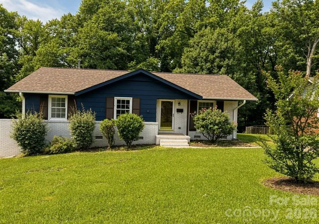 3rd image of 1423 Chelveston Dr, Charlotte, NC 28208 | MLS# 4362432