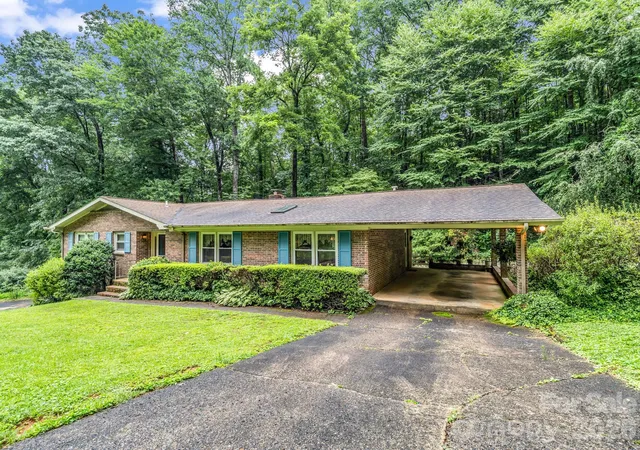 Photo 2 of Single family home for sale at 103 Maplewood Ln, Marion, NC 28752 | MLS# 4362446 | Listing updated on 2026-09-01