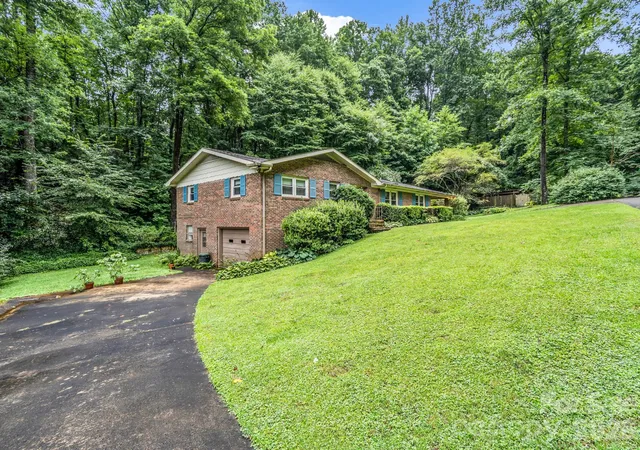 Photo 3 of Single family home for sale at 103 Maplewood Ln, Marion, NC 28752 | MLS# 4362446 | Listing updated on 2026-09-01